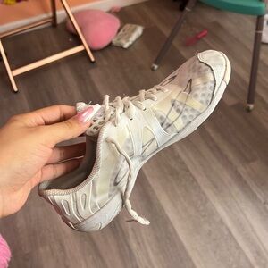 Nfinity cheer shoe
